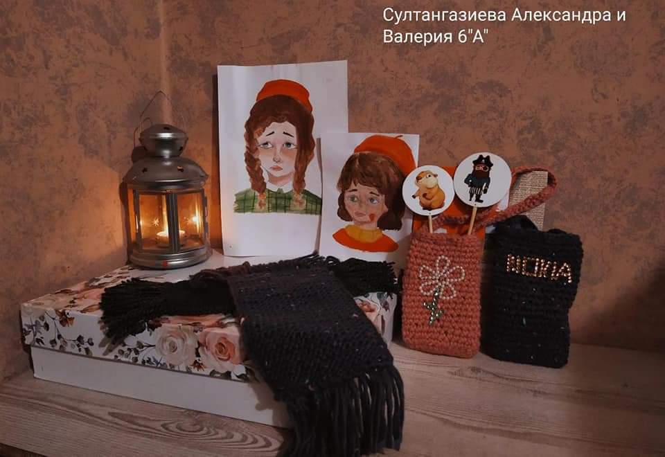 09.01.2021 ж технология мұғалімі В. Б. Леонтьева оқушылар арасында балалар қолөнерінің көрмесін өткізді/ 09.01.2021г учитель технологии Леонтьева В.Б. провела выставку детских поделок среди учащихся.