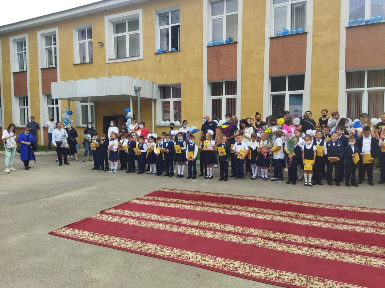 Бірінші сынып оқушыларына" Букварь " тапсыру/Вручение "Букваря" первоклассникам!